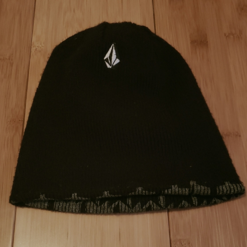 VOLCOM BEANNIE - Picture 2 of 4